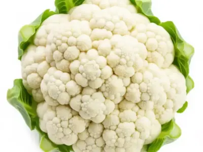 Ultra-Realistic Cauliflower 3D Model Fresh Vegetable Leaves Low-poly 3D model
