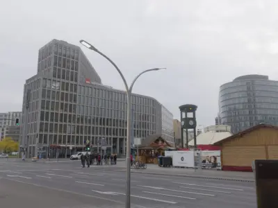 Street Light 12 version 10 6m with pole 4 Low-poly 3D model