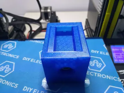 SOLAR RECHARGEABLE SINGLE LED FLASHING LIGHT Free 3D print model