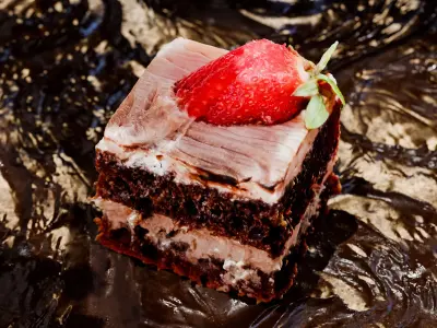 Chocolate Whipped Cream Cake with Strawberries 3D model