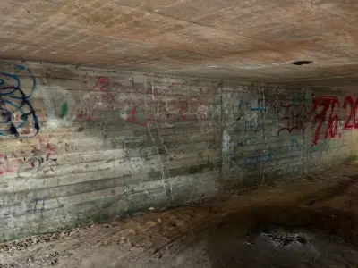 dirty tunnel Free 3D model