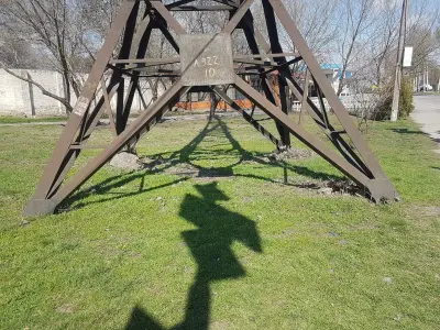 3DF Zephyr -  Electric transmission line support Free low-poly 3D model