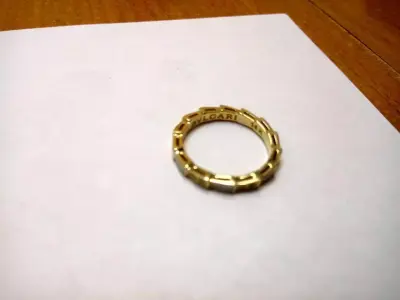 Light ring with white pearl enamel and diamonds 3D print model