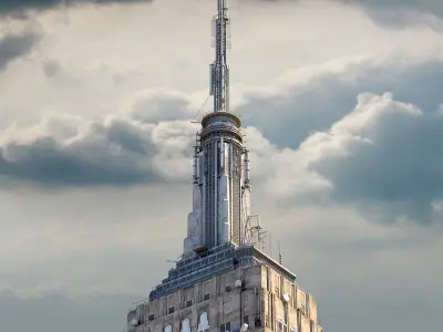  Empire State Building 