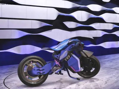  Futuristic Balancing Motorcycle Concept Rigged for Maya 