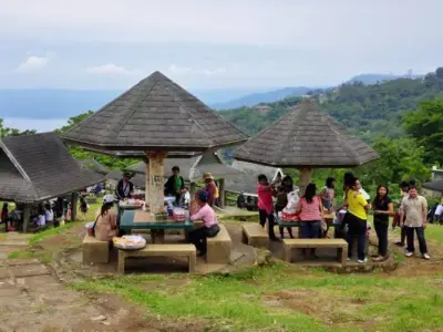 Picnic Cottage Low-poly 3D model