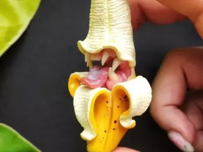 Banana Monstro Monster Banana  Model 3D model