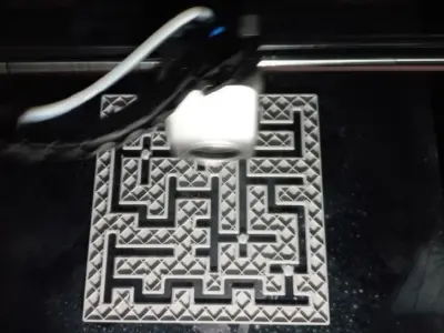 Multiplayer Dungeon Maze with EASTER sliding pawns 3D print model