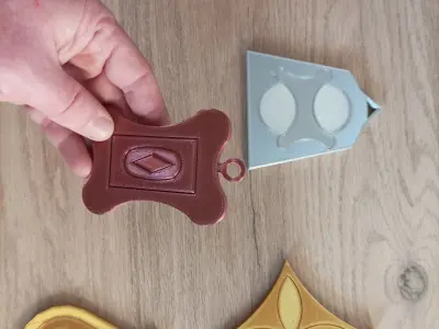 Reflective 2D shapes for decoration 3D print model