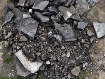 3d scan Pile of Broken Asphalt and Concrete Rubble Low-poly 3D model