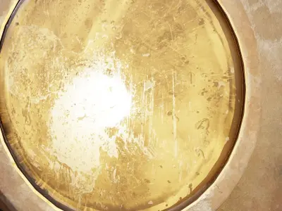 Old retro dirty damaged wonder lamp flashlight da1 Low-poly 3D model