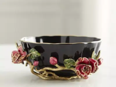 Ceramic Bowl Red Roses Ornate Gold-Trimmed Decorative Dish 3D Low-poly 3D model