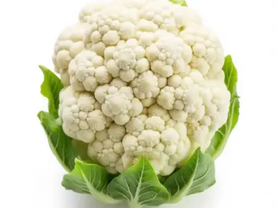 Ultra-Realistic Cauliflower 3D Model Fresh Vegetable Leaves Low-poly 3D model