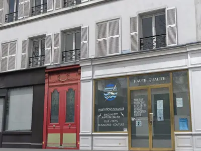 Old Paris House 005 Low-poly 3D model