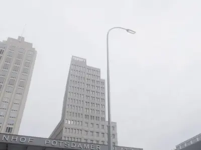 Street Light 11 version 15 10m with pole 1 Low-poly 3D model