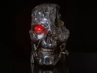 Robot Head Damaged Low-poly 3D model