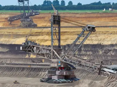  Giant Bucket-Wheel Excavator Rigged 
