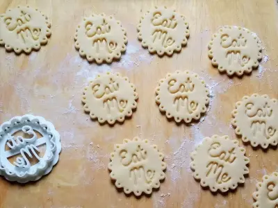 Eat me cookie cutter Free 3D print model