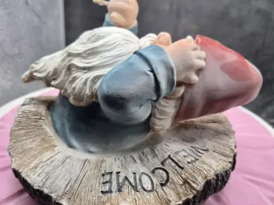 wall mounted welcome gnome holding tea light lamp 3D print model