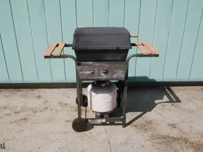 Propane Gas grill Free low-poly 3D model