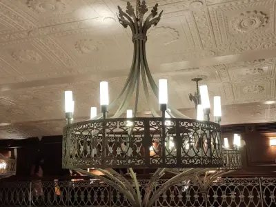 chandelier Free low-poly 3D model