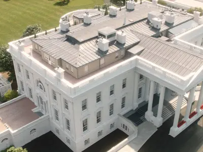  White House and Garden 