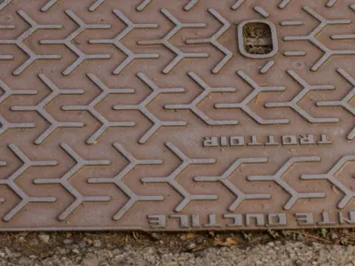 Squared manhole -02- High-poly and Low-poly 3D model