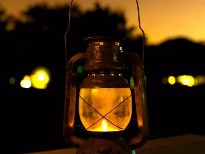 Old oil lantern-Lantern 3D model Low-poly 3D model