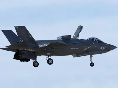  USMC F-35 B Lightning II Operational Model with pilot 