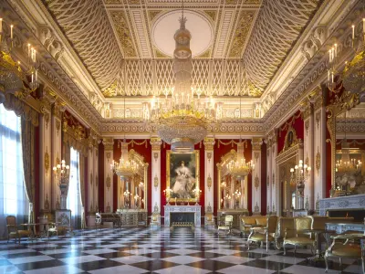  Buckingham Palace Red Mood 