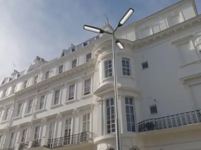 Street Light 11 version 8 5m with pole 2 Low-poly 3D model