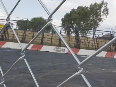 Rabitz wire netting 2 x 2 x 1 10 inch stainless steel Texture