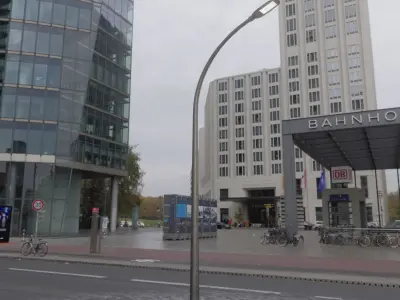 Street Light 12 version 13 6m with pole 1 Low-poly 3D model