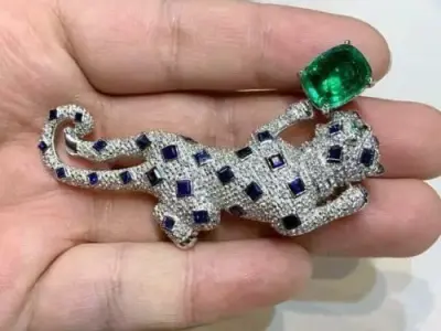 Lapord Elegance A Gem Studded Brooch 3D print model