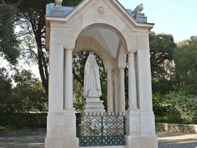 Little Double Door Nossa Senhora aos Pastorinhos em Fatima Po... Free 3D print model