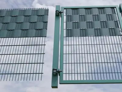 Modular Fence and Door Construction-Set Low-poly 3D model