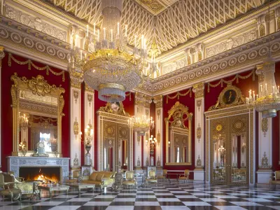  Buckingham Palace Red Mood 