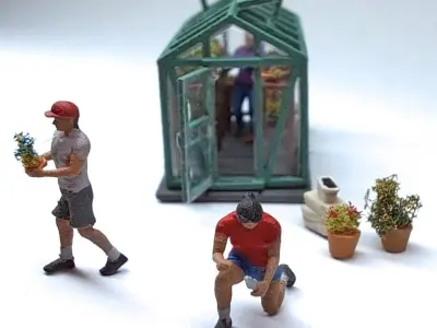 N Scale Greenhouse with Gardener Figures Free 3D print model