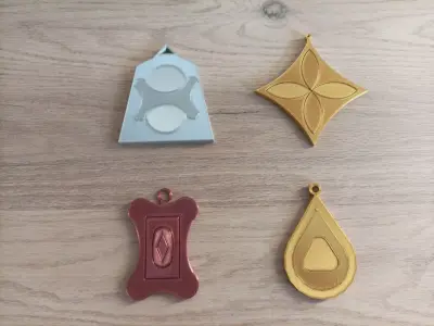 Reflective 2D shapes for decoration 3D print model