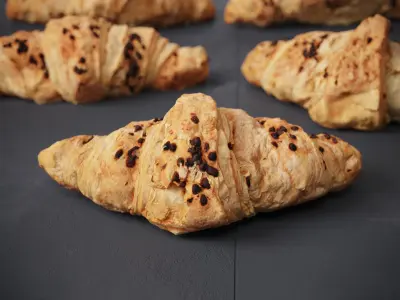Croissant With Chocolate Chip 5 Models