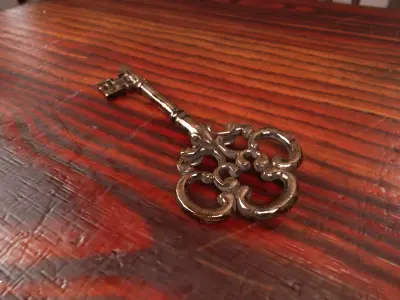 Ornamental Antique Key Low-poly 3D model