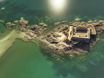 Old castle Low-poly 3D model