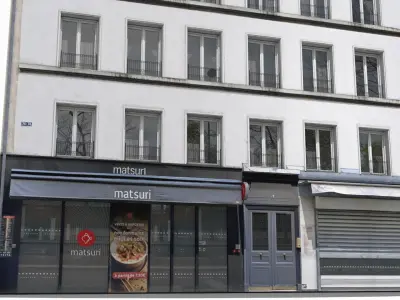 Old Paris House 004 Low-poly 3D model