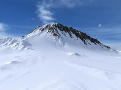 Snow Mountain 01 Low-poly 3D model