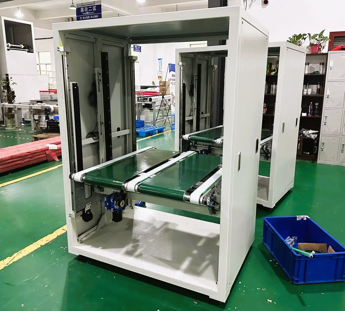 Vertical Chain Conveyor Lifter with Pneumatic Pallet Transfer 3D model