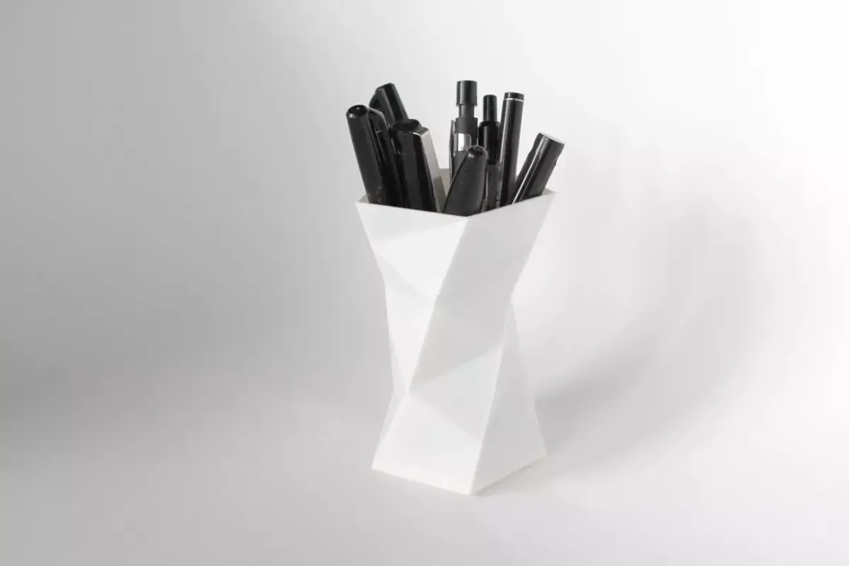 008a - Pen Holder - Faceted - 3D print model