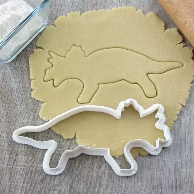 Dinosaur Triceratops cookie cutter for professional Free 3D print model
