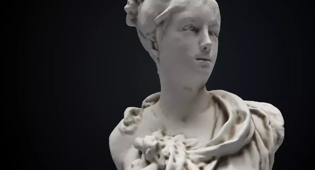 Bust Young Woman Low-poly 3D model