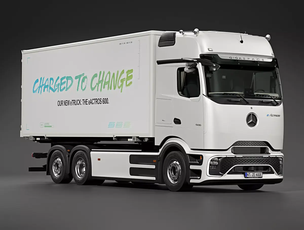 2025 Mercedes-Benz eActros 600 GigaSpace Box Truck 3D model