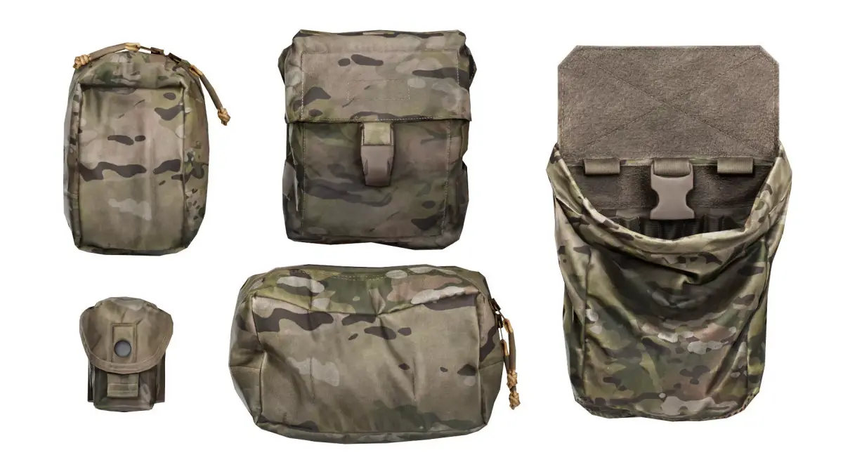 ADA MILITARY POUCHES BUNDLE 01 Low-poly 3D model